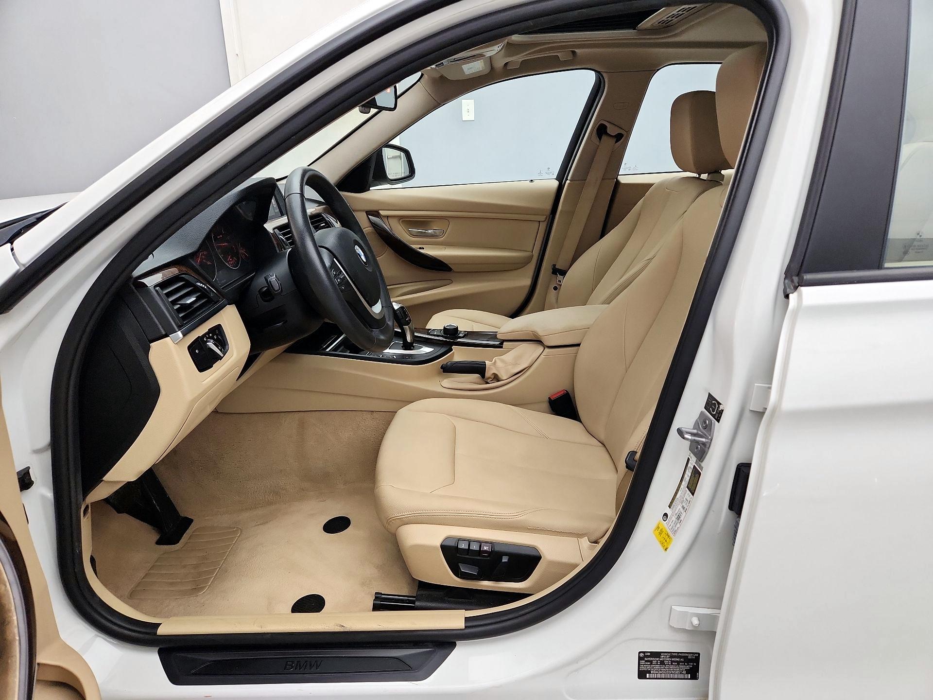 Thumbnail: 2015 BMW 3 Series - 11