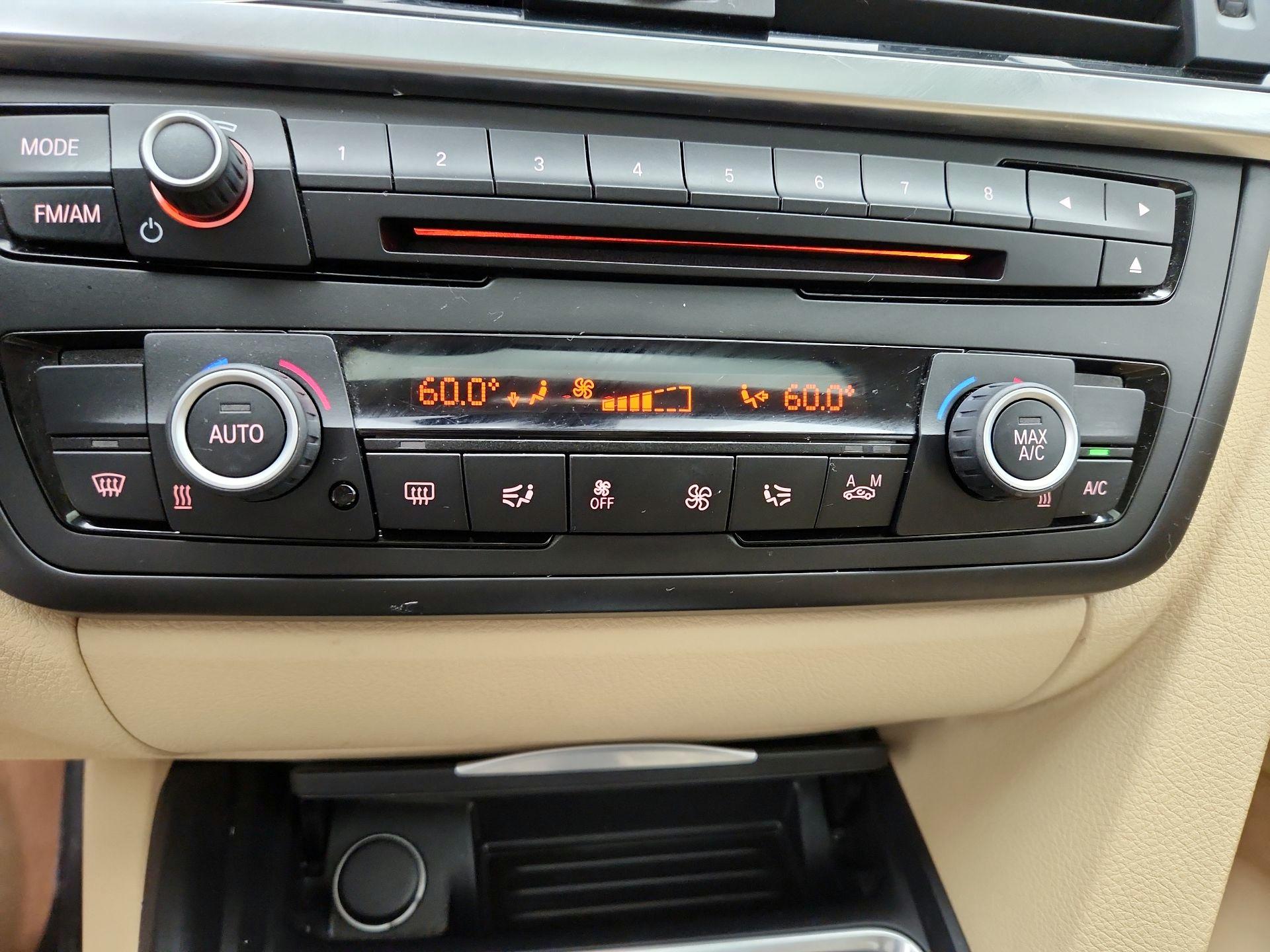 Thumbnail: 2015 BMW 3 Series - 16