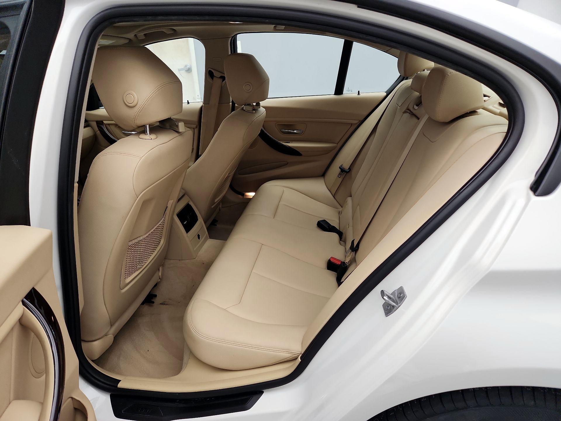 Thumbnail: 2015 BMW 3 Series - 19