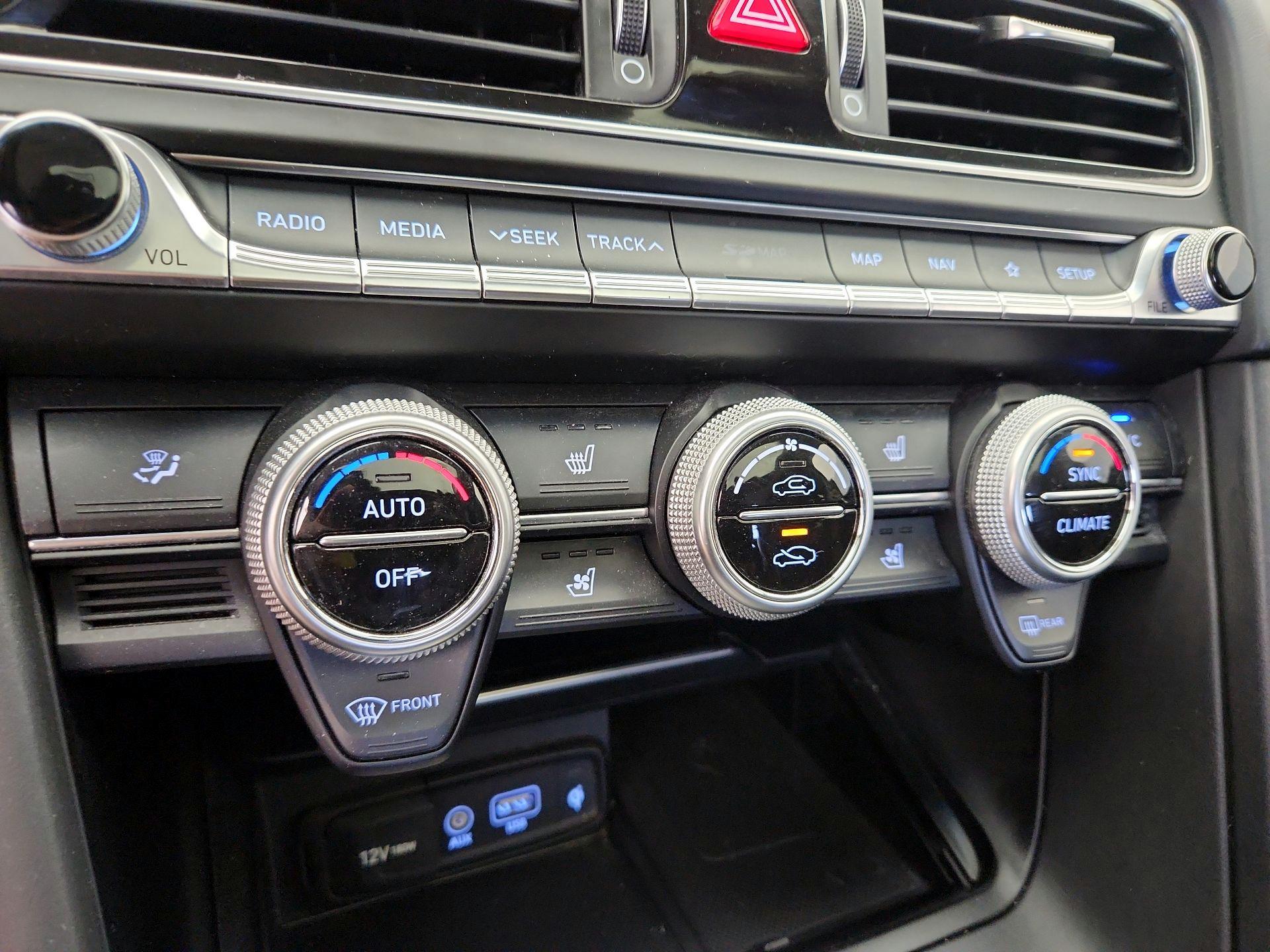 Thumbnail: 2019 Genesis G70 - 17