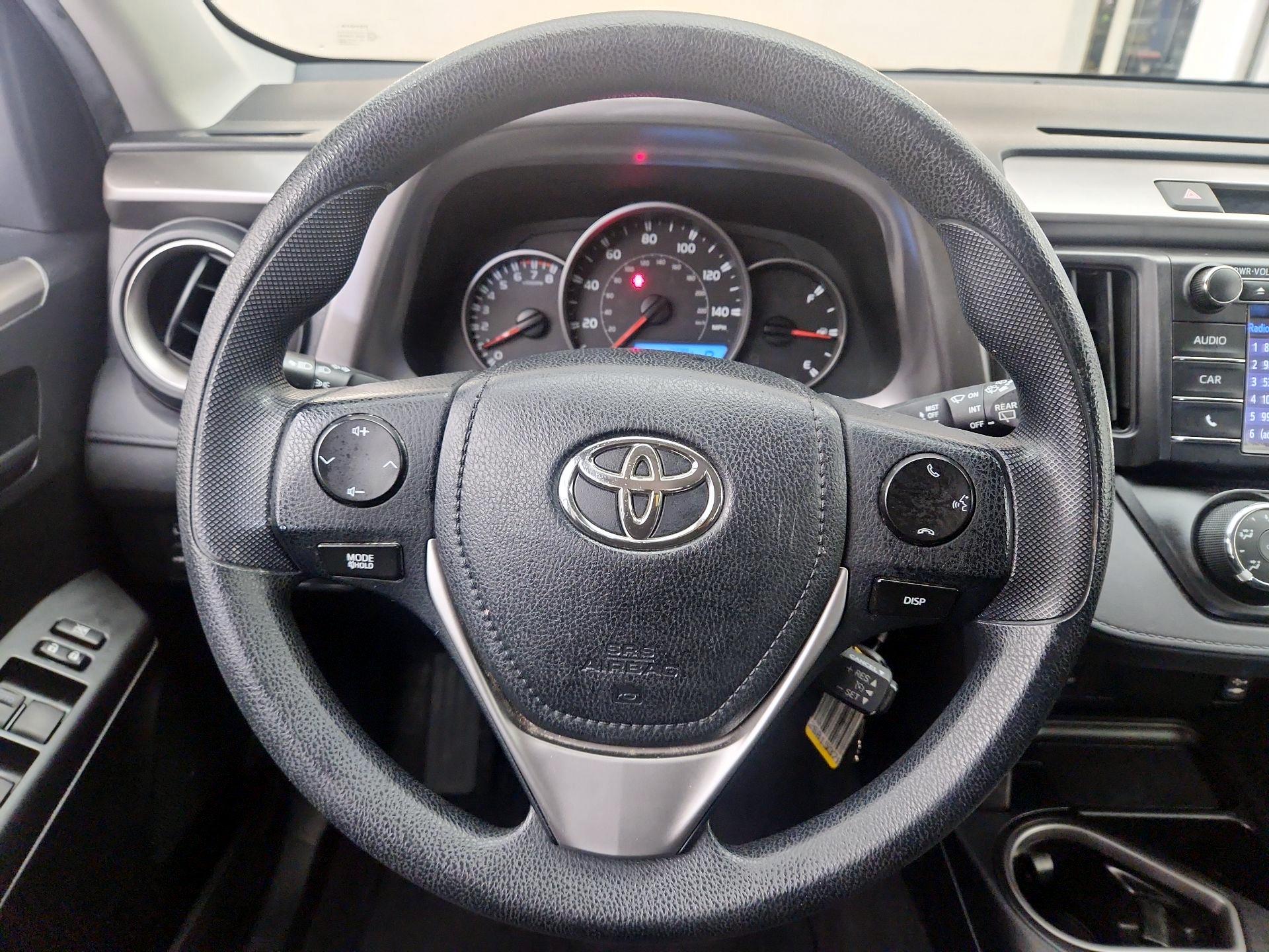 Thumbnail: 2016 Toyota RAV4 - 10