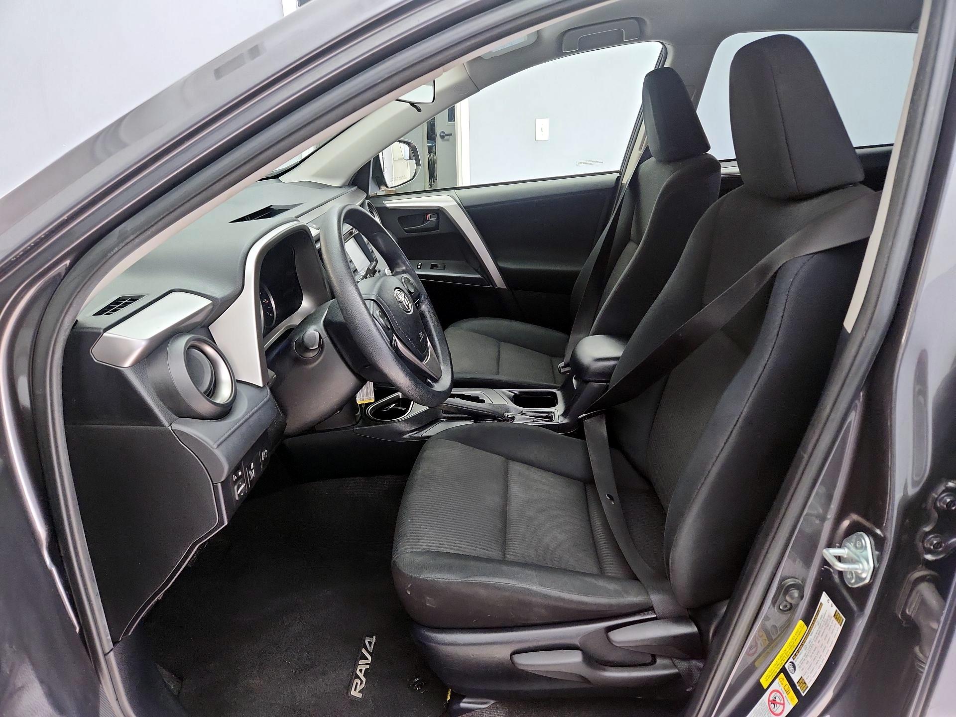 Thumbnail: 2016 Toyota RAV4 - 11