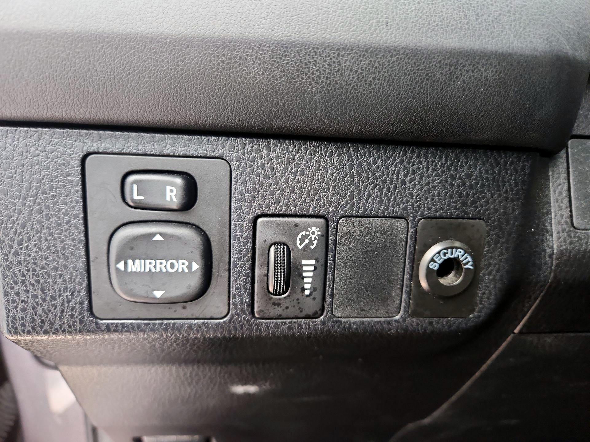 Thumbnail: 2016 Toyota RAV4 - 13