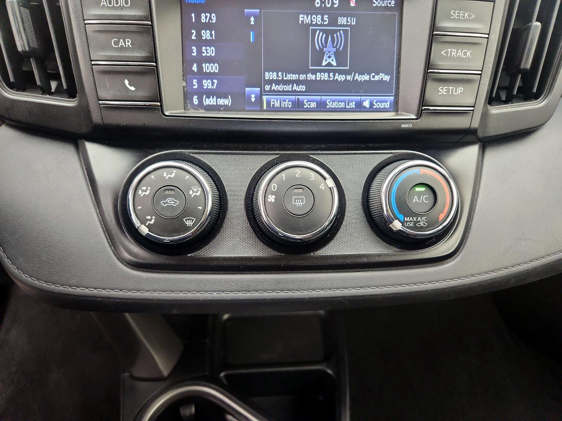 Thumbnail: 2016 Toyota RAV4 - 16