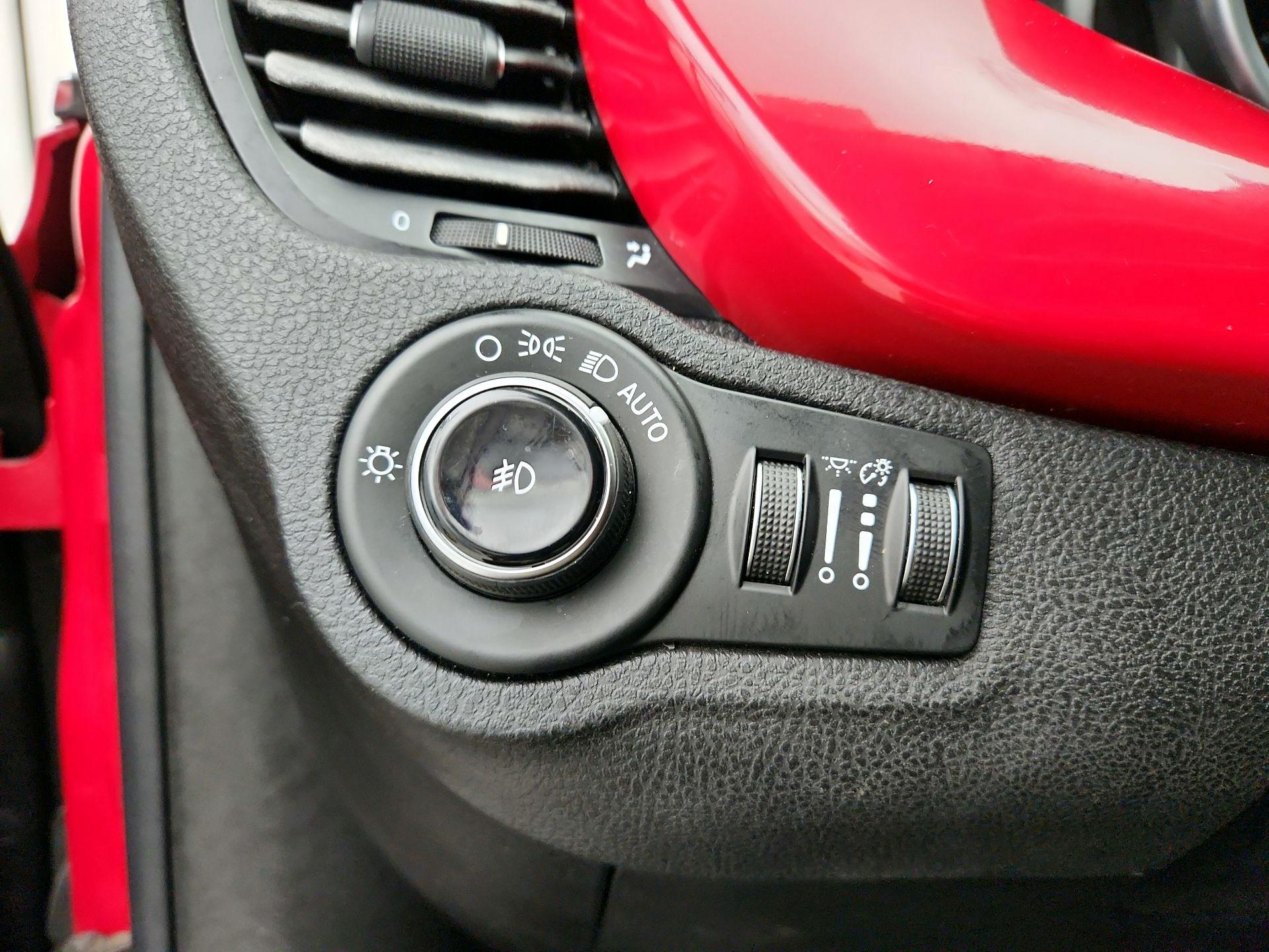 Thumbnail: 2016 Fiat 500X - 13