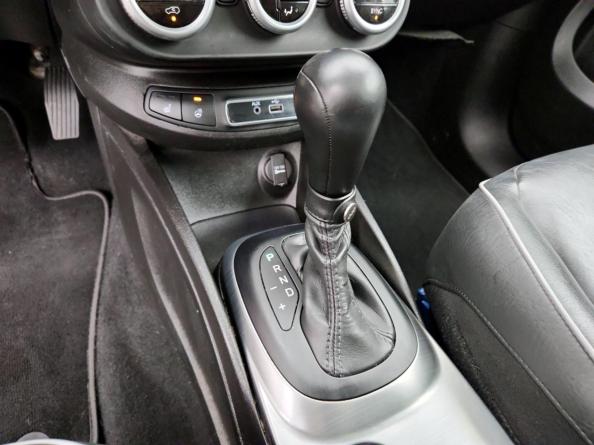 Thumbnail: 2016 Fiat 500X - 18