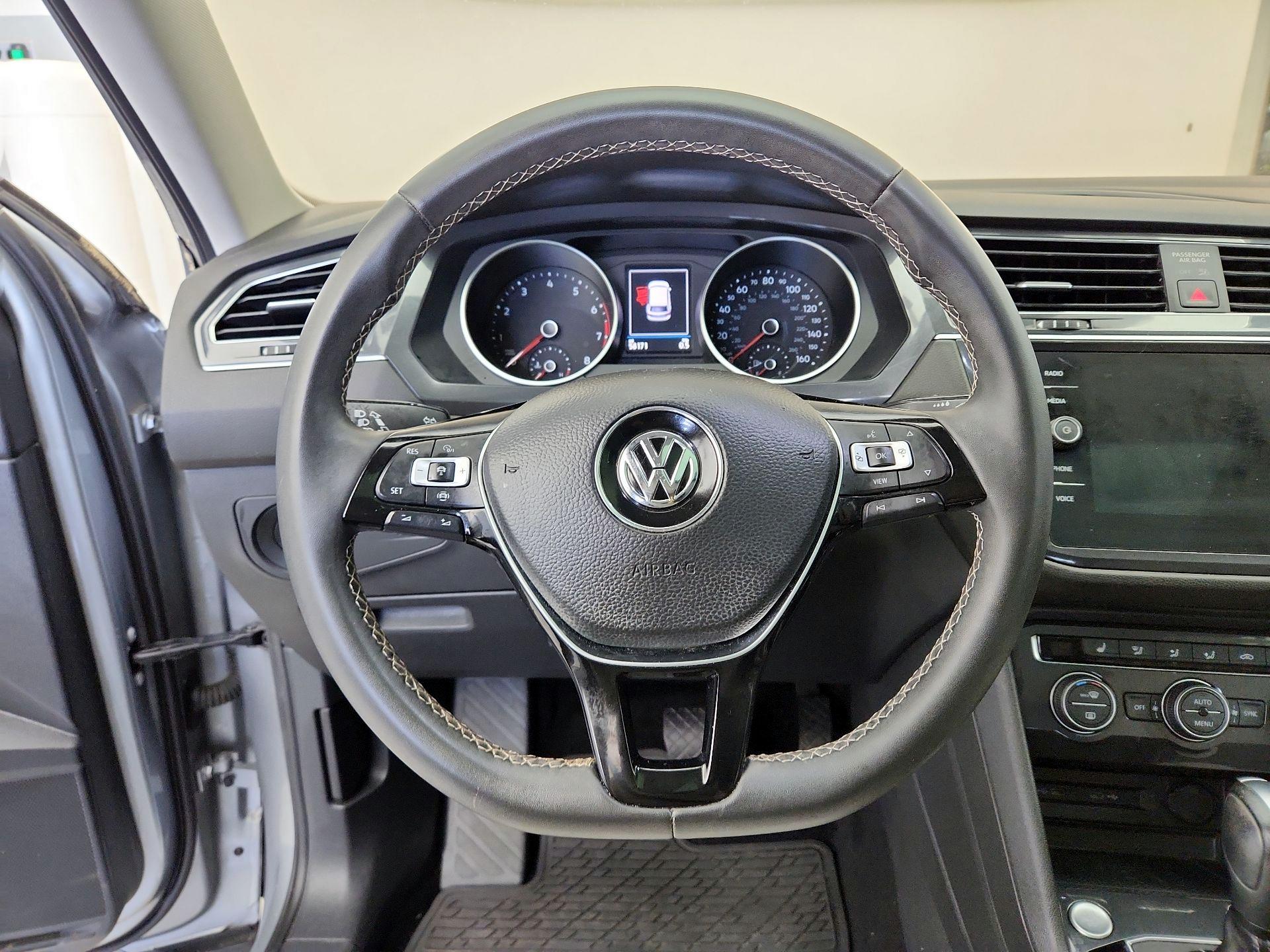 Thumbnail: 2021 Volkswagen Tiguan - 10