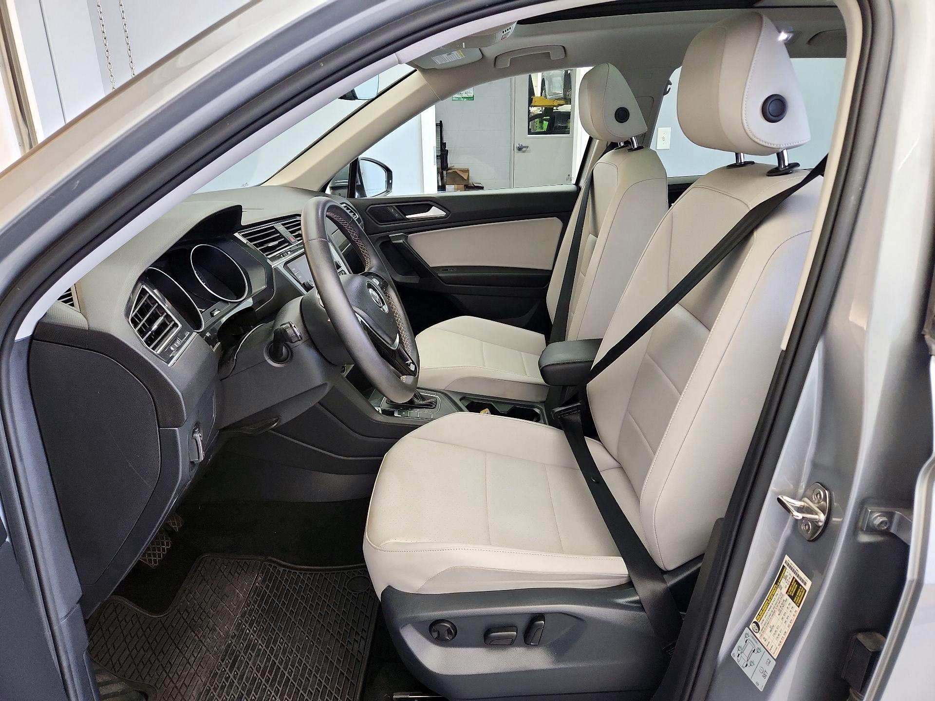 Thumbnail: 2021 Volkswagen Tiguan - 11