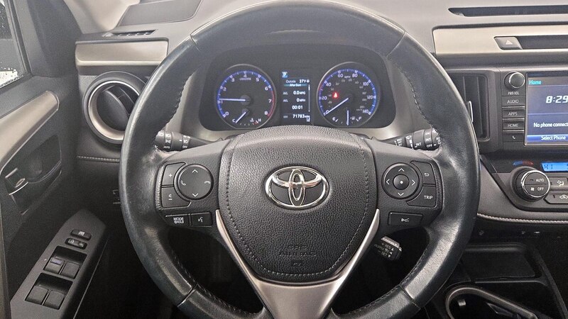 2017 Toyota RAV4 XLE 10