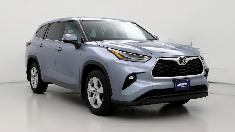 2022 Toyota Highlander LE Hero Image