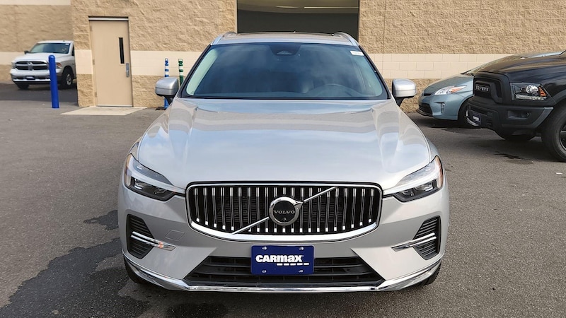 2023 Volvo XC60 B5 Plus 2