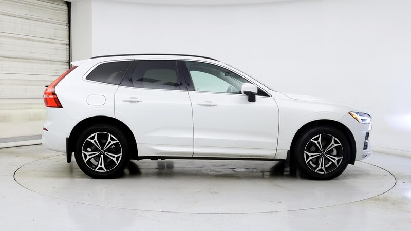 2022 Volvo XC60 B5 Momentum 7