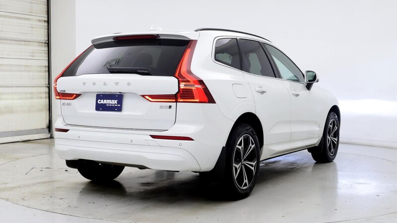 2022 Volvo XC60 B5 Momentum 8