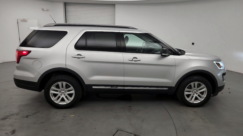 2019 Ford Explorer XLT 4