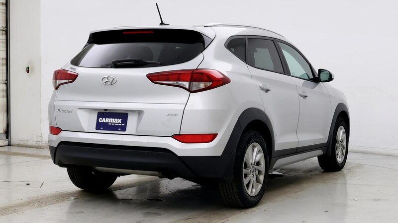 2016 Hyundai Tucson SE 8