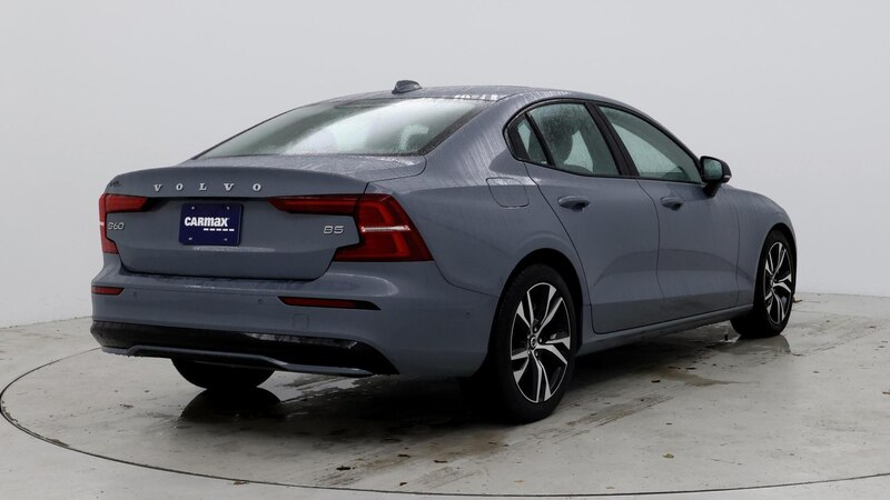 2024 Volvo S60 B5 Plus 8