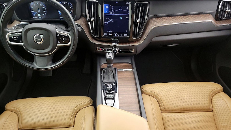 2021 Volvo XC60 T5 Inscription 9