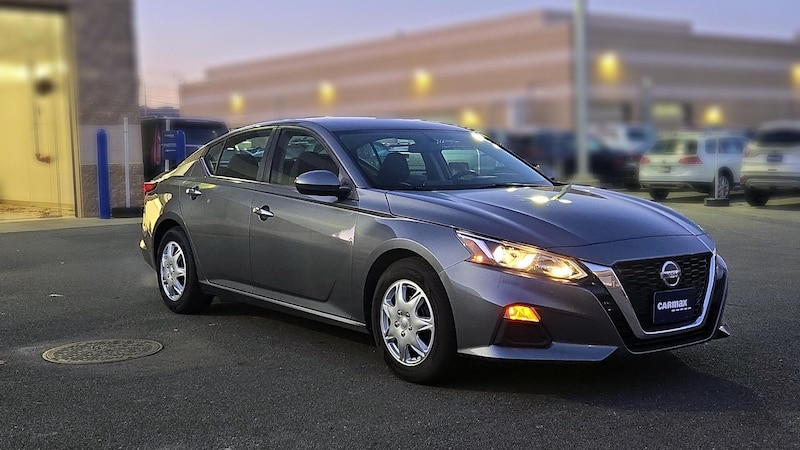 2020 Nissan Altima S Hero Image