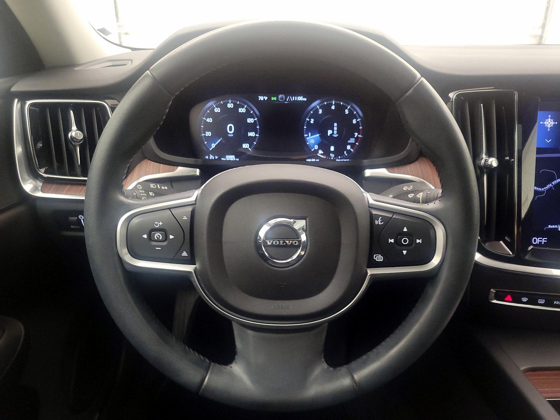 Thumbnail: 2022 Volvo S60 - 10