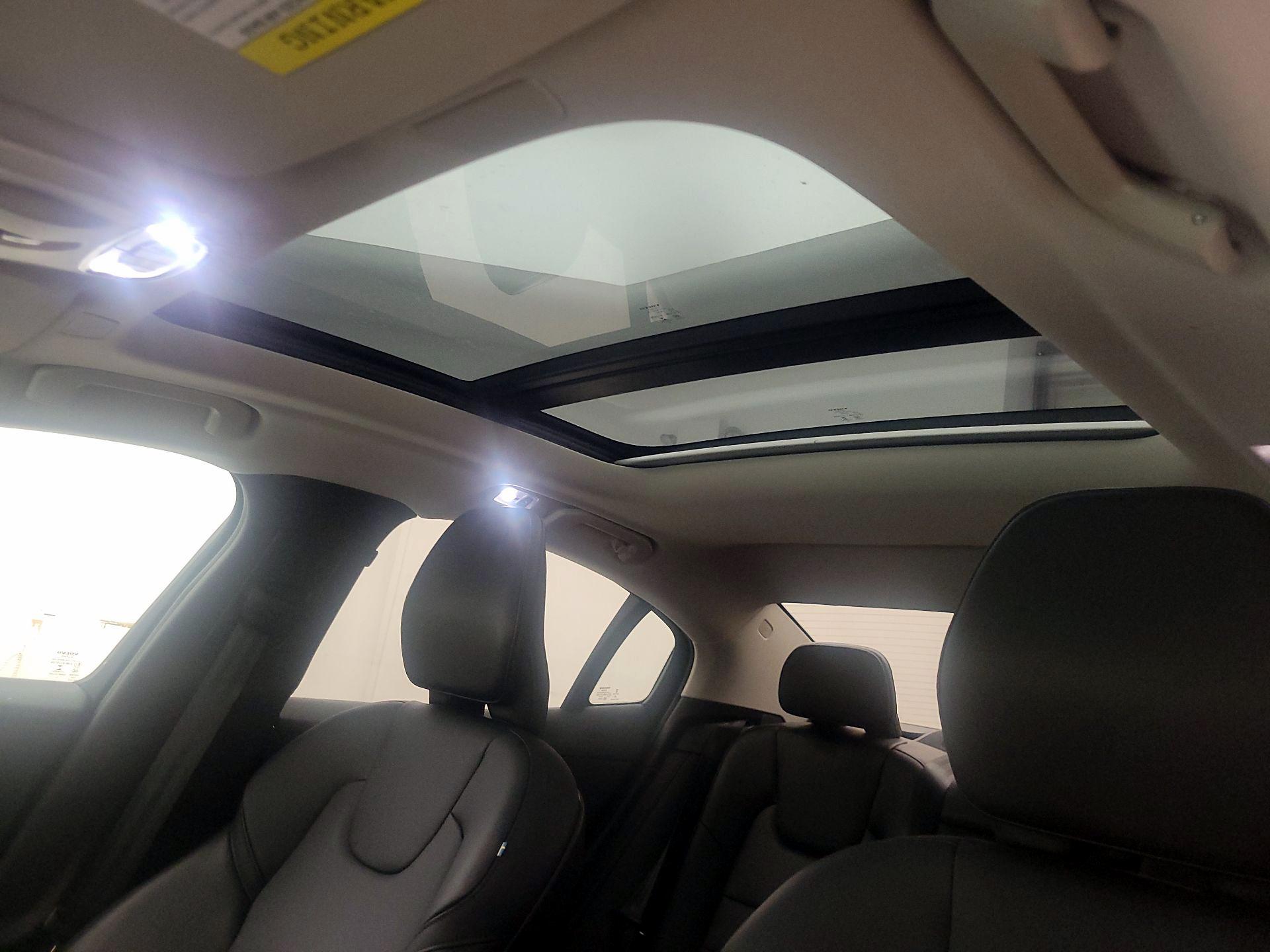 Thumbnail: 2022 Volvo S60 - 20