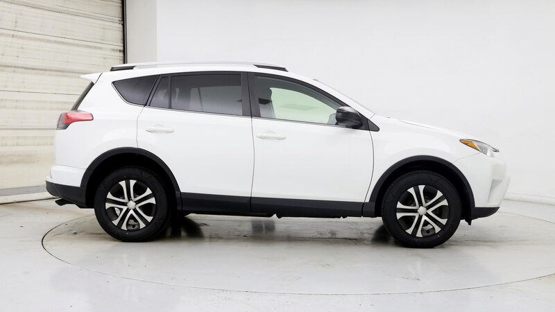 2016 Toyota RAV4 LE 7