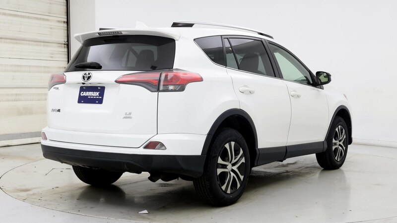 2016 Toyota RAV4 LE 8