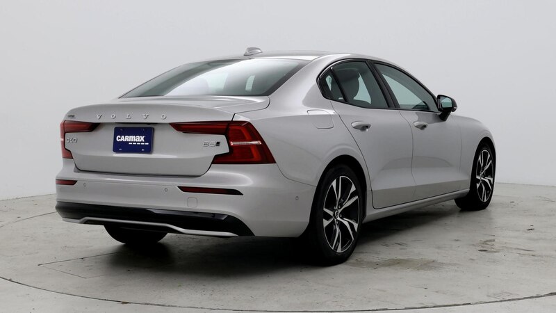 2024 Volvo S60 B5 Plus 8