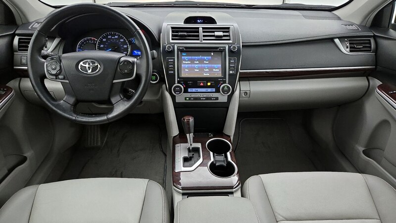 2014 Toyota Camry XLE 9