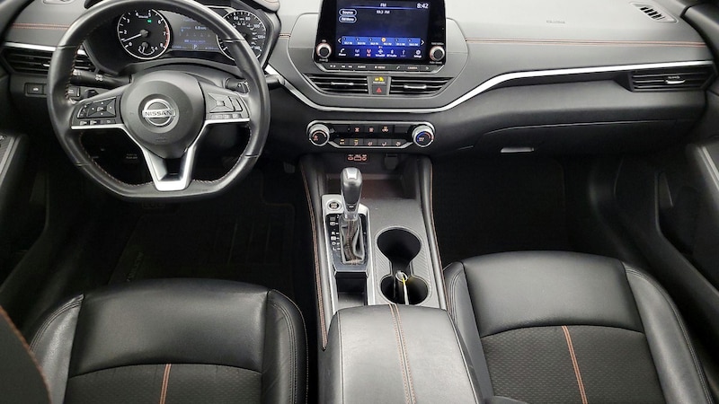2022 Nissan Altima SR 9