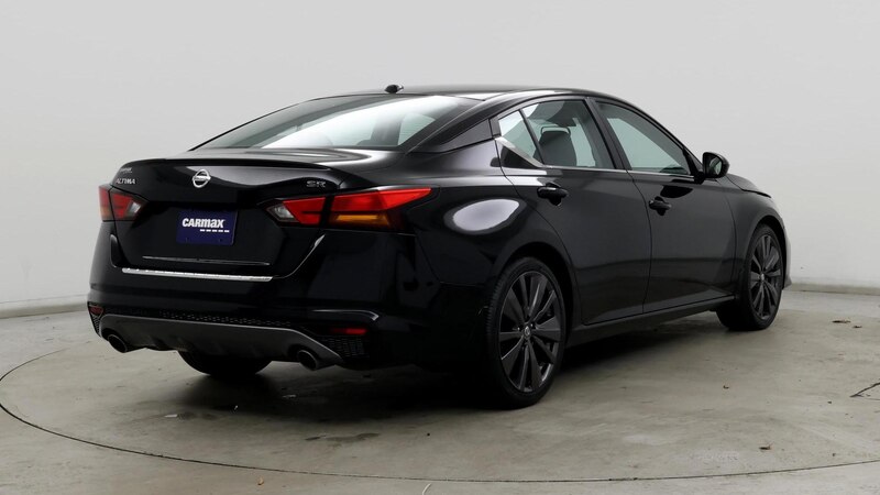 2022 Nissan Altima SR 8