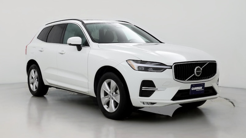 2022 Volvo XC60 B5 Momentum Hero Image