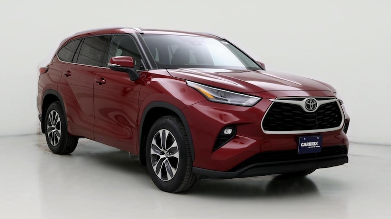 2022 Toyota Highlander XLE Hero Image