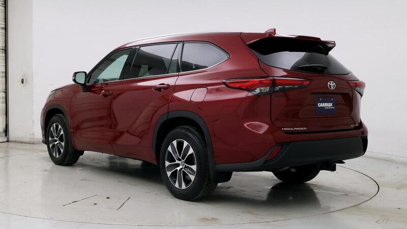 2022 Toyota Highlander XLE 2