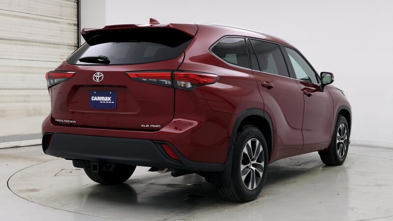 2022 Toyota Highlander XLE 8