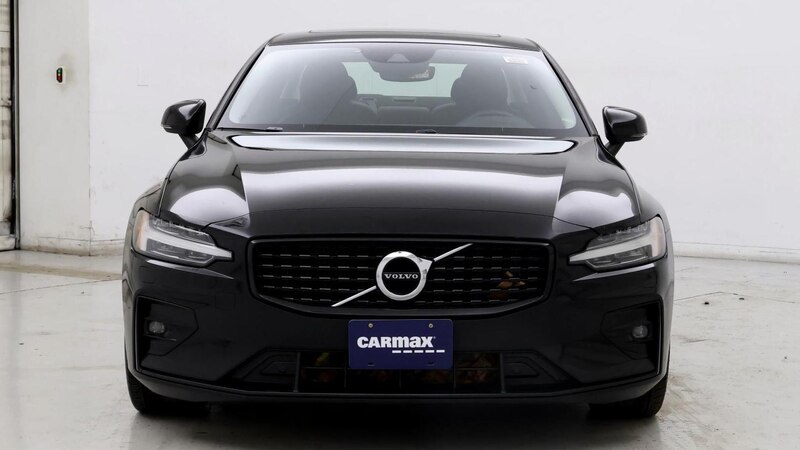 2022 Volvo S60 B5 Momentum 5