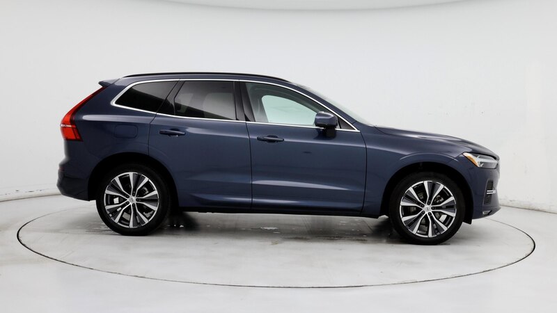 2022 Volvo XC60 B5 Momentum 7