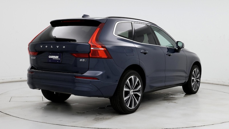 2022 Volvo XC60 B5 Momentum 8