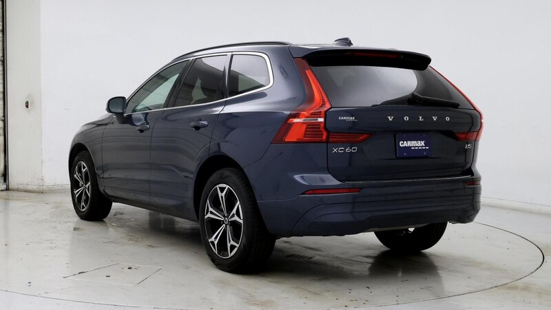 2022 Volvo XC60 B5 Momentum 2