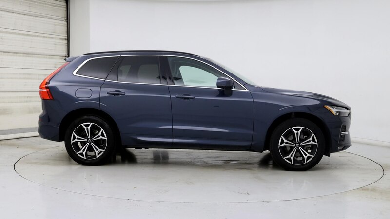 2022 Volvo XC60 B5 Momentum 7