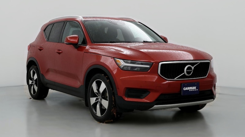 2019 Volvo XC40 T5 Momentum Hero Image