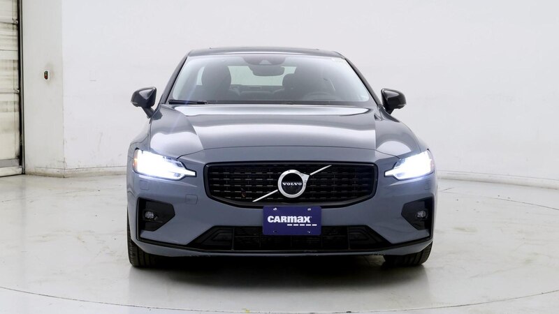 2022 Volvo S60 B5 Momentum 5