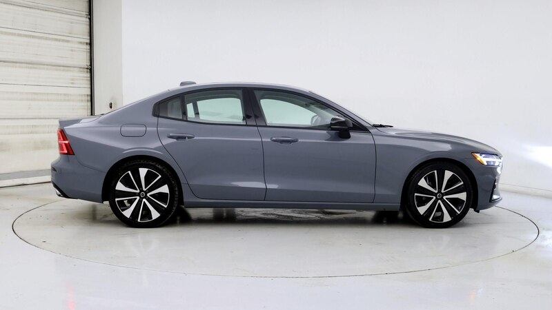 2022 Volvo S60 B5 Momentum 7