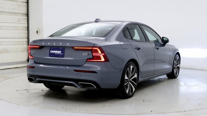 2022 Volvo S60 B5 Momentum 8