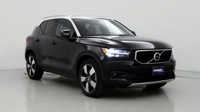 2021 Volvo XC40 T5 Momentum Hero Image