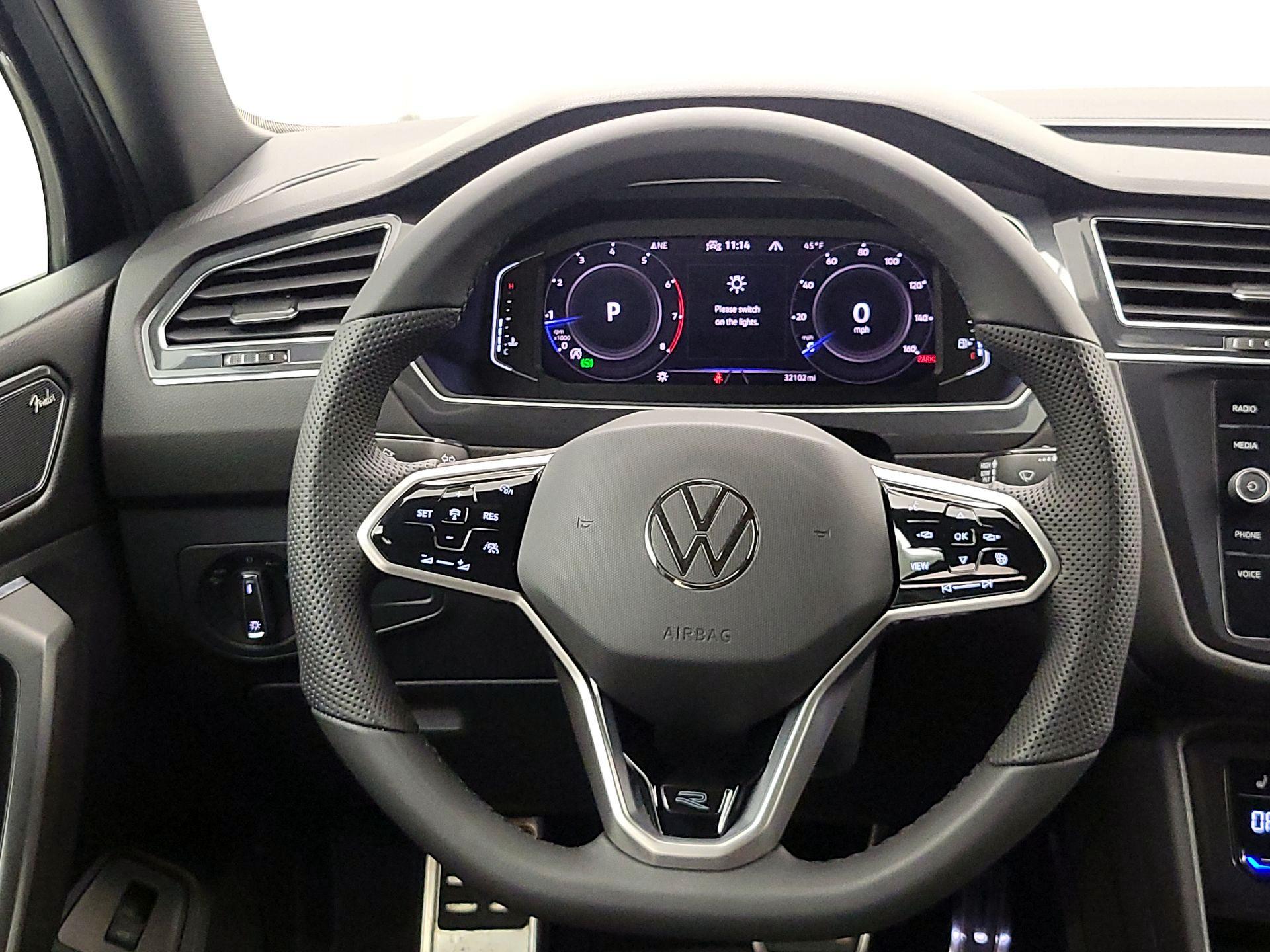 Thumbnail: 2022 Volkswagen Tiguan - 10