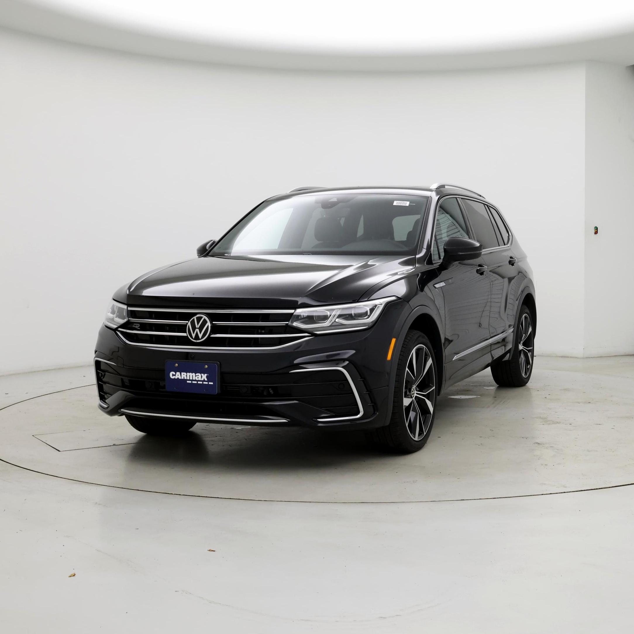 Thumbnail: 2022 Volkswagen Tiguan - 4