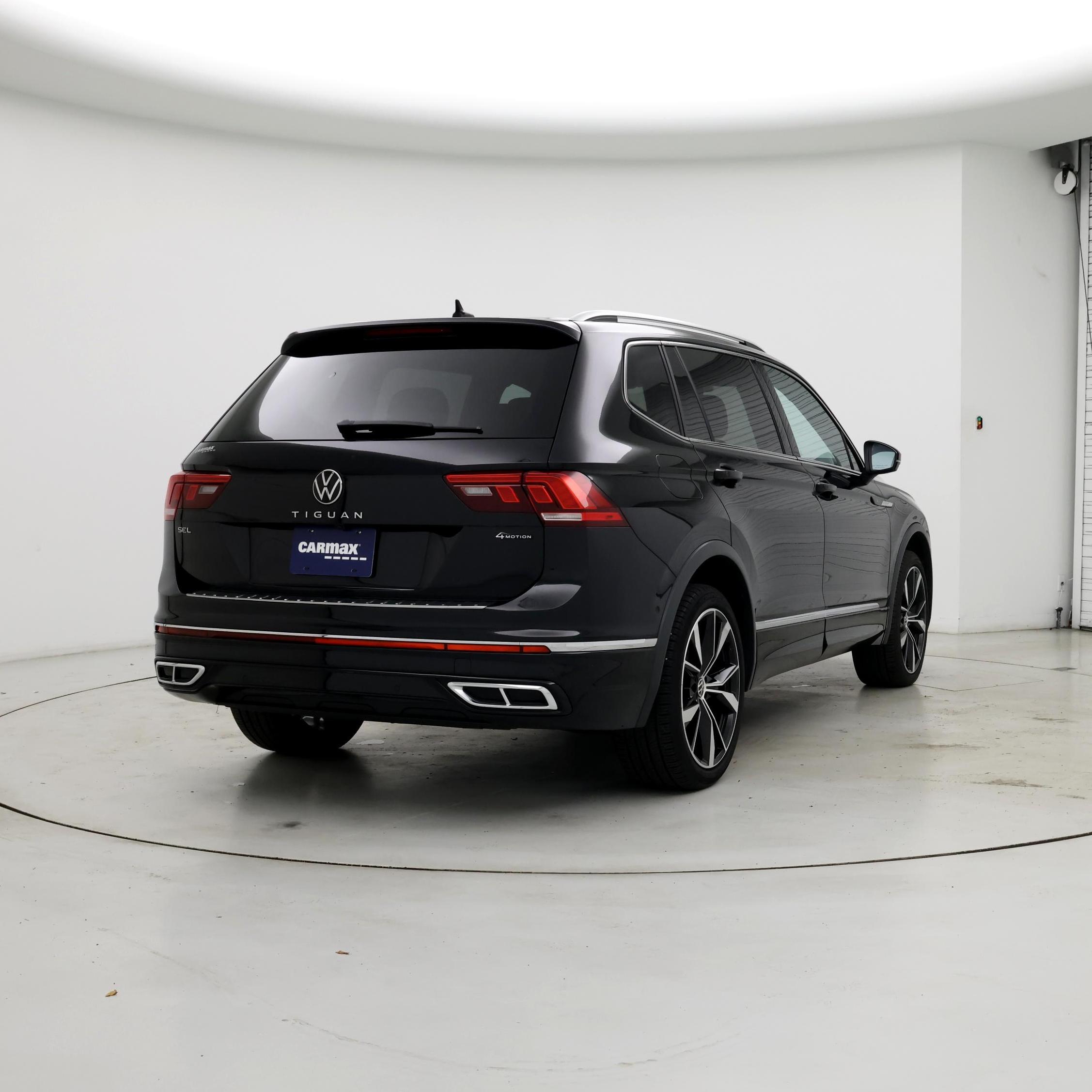 Thumbnail: 2022 Volkswagen Tiguan - 8