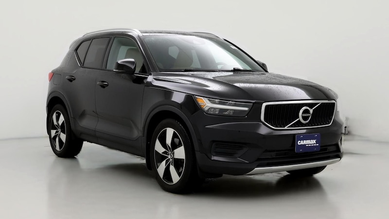 2019 Volvo XC40 T5 Momentum Hero Image