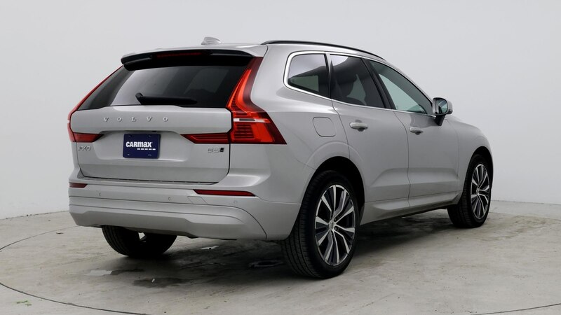 2022 Volvo XC60 B5 Momentum 8