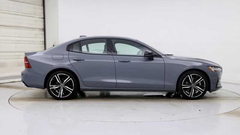 2022 Volvo S60 B5 R-Design 7